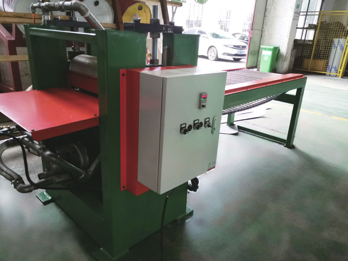 Off-line paneeldelamineermachine